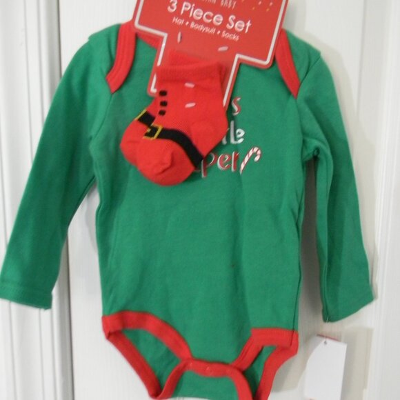Santa's Helper Christmas Bodysuit Hat Socks Set Infant by Bloomin' Baby NWT - Picture 1 of 4